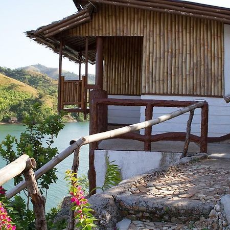 Borac Bay Bungalows Hotel And Resort Exterior foto